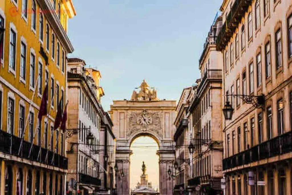Ola Lisboa ! Central Apartment Lightning Quiet View Garden 10Mn Airport