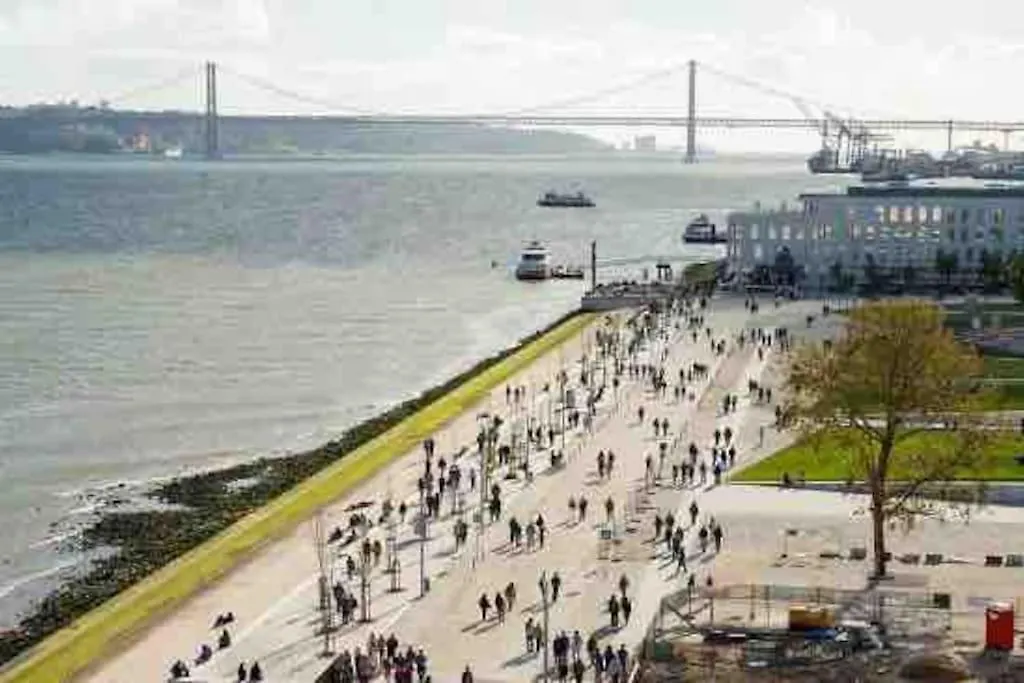 Ola Lisboa ! Central Apartment Lightning Quiet View Garden 10Mn Airport