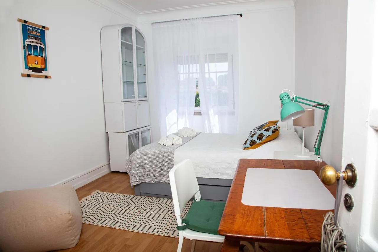Ola Lisboa ! Central Apartment Lightning Quiet View Garden 10Mn Airport 0*,  البرتغال