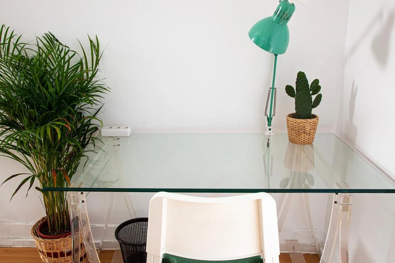 Ola Lisboa ! Central Apartment Lightning Quiet View Garden 10Mn Airport 0*,  البرتغال