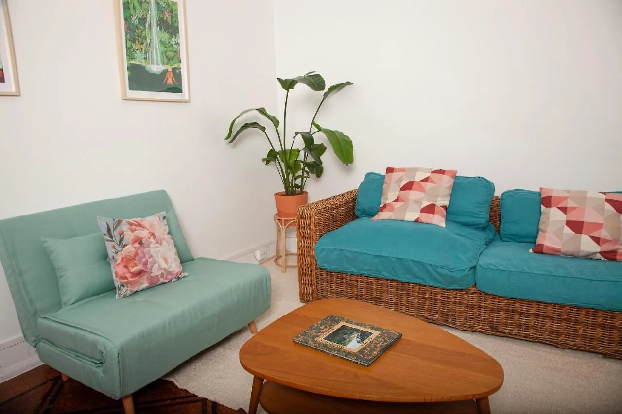 Ola Lisboa ! Central Apartment Lightning Quiet View Garden 10Mn Airport البرتغال