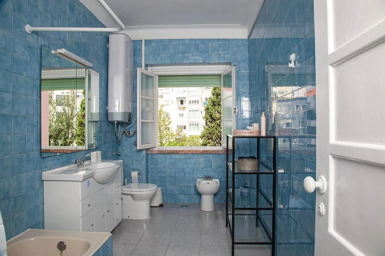 Ola Lisboa ! Central Apartment Lightning Quiet View Garden 10Mn Airport