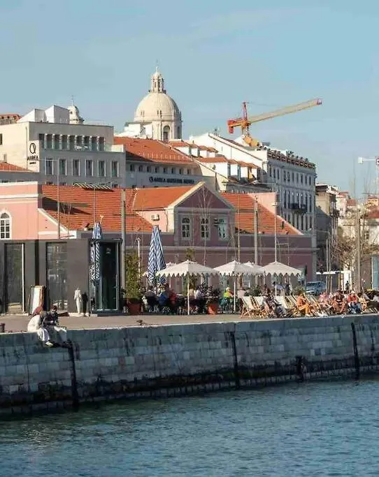 Ola Lisboa ! Central Apartment Lightning Quiet View Garden 10Mn Airport