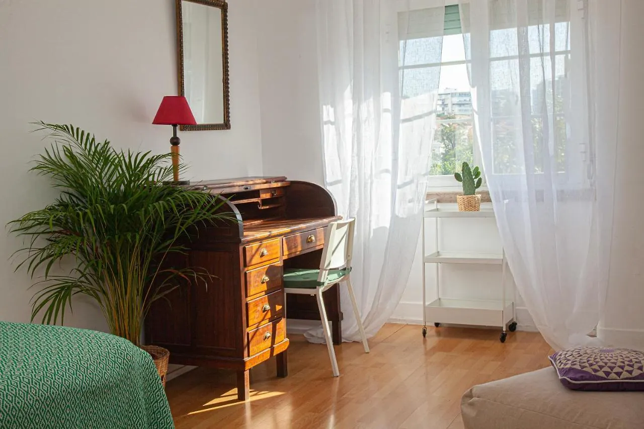 Ola Lisboa ! Central Apartment Lightning Quiet View Garden 10Mn Airport