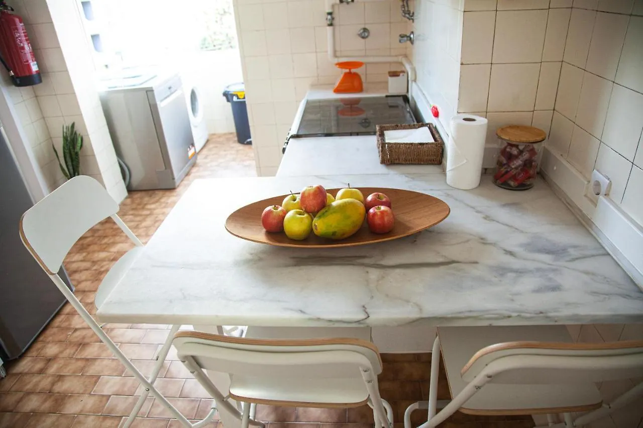 Ola Lisboa ! Central Apartment Lightning Quiet View Garden 10Mn Airport Portugal